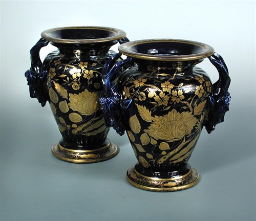 Lot 17 - A pair of Mason's mazarin two handled vases, circa 1820 - 1830