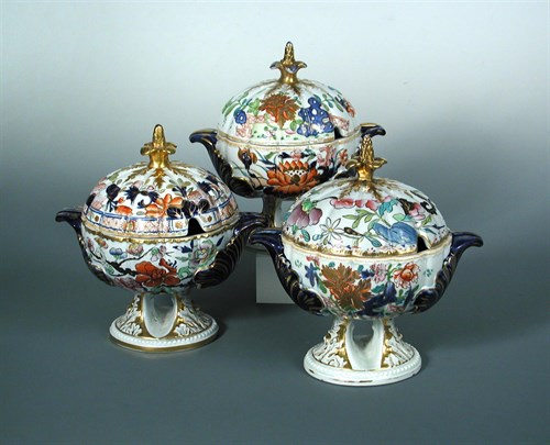 Lot 21 - Three Mason's melon shaped two handled tureens and covers, circa 1815 - 1820