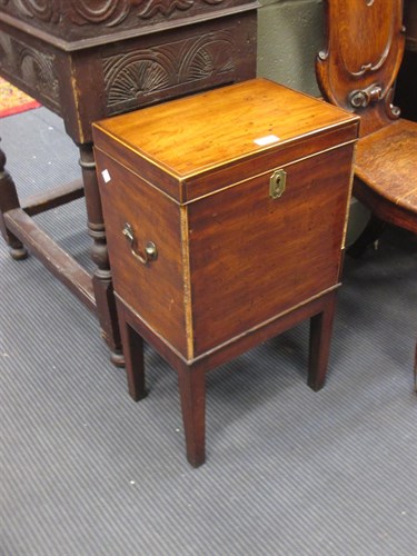 Lot 374 - A 19th century mahogany cellarette