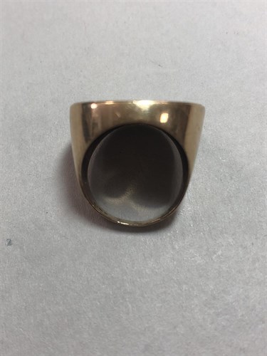 Lot 221 - A 9ct gold signet ring loose mounted with an...