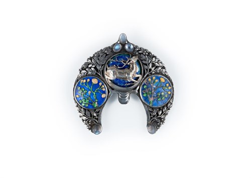 Lot 98 - Attributed to Henry Wilson (British, 1864-1934), an Arts & Crafts brooch or belt tag, circa 1905