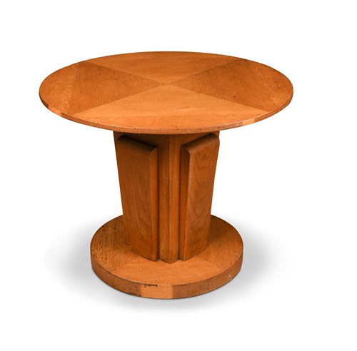 Lot 237 - An Art Deco oak centre table
