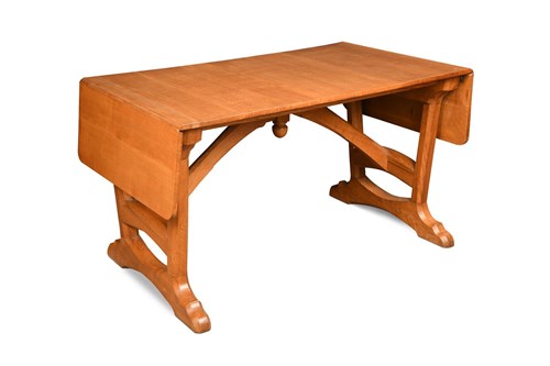 Lot 219 - A contemporary Cotswold School oak sofa table, probably by Jeremy Green of Chipping Campden