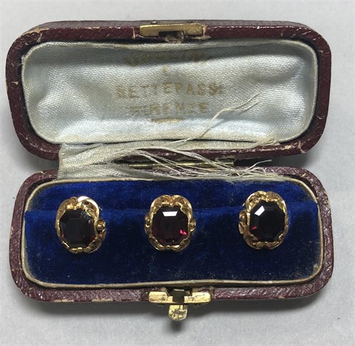 Lot 235 - A set of three 19th century shirt studs