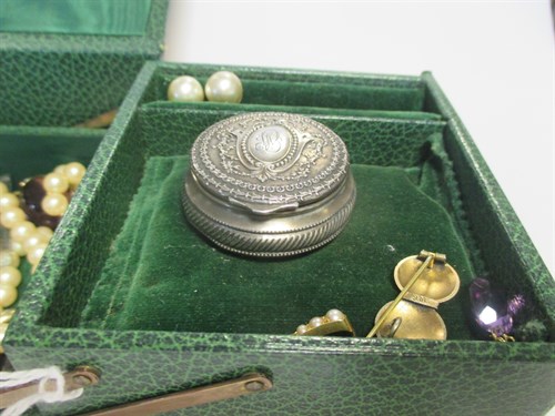 Lot 182 - A jewellery box containing jewellery, silver...