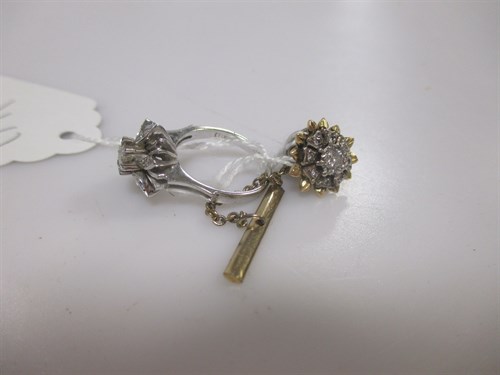 Lot 163 - A diamond flowerhead cluster ring and a...