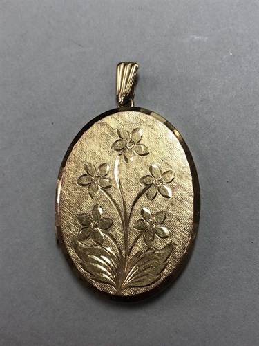 Lot 392 - A gold hinged locket by Georg Jensen