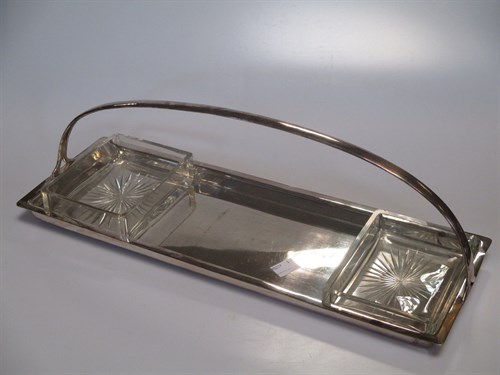 Lot 237 - A collection of silverplated goods including a...