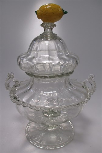 Lot 63 - A collection of glassware to include five...