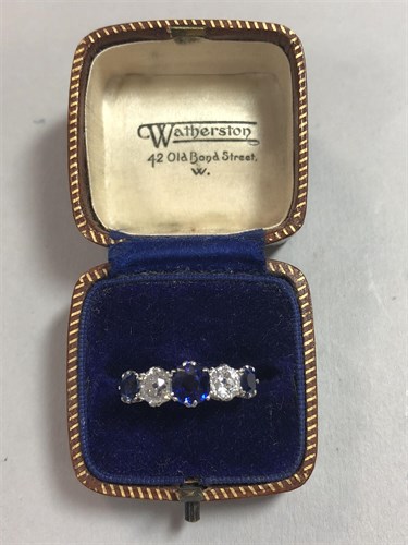 Lot 267 - A sapphire and diamond five stone ring