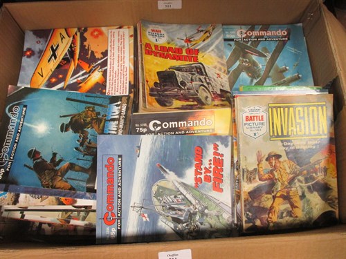 Lot 511 - A large collection of Commando war comics, and...
