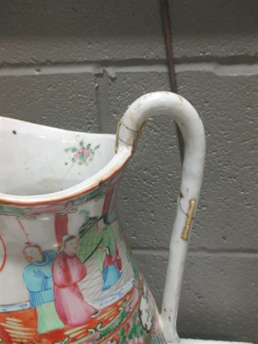 Lot 100 - A Chinese Cantonese famille rose export wash...