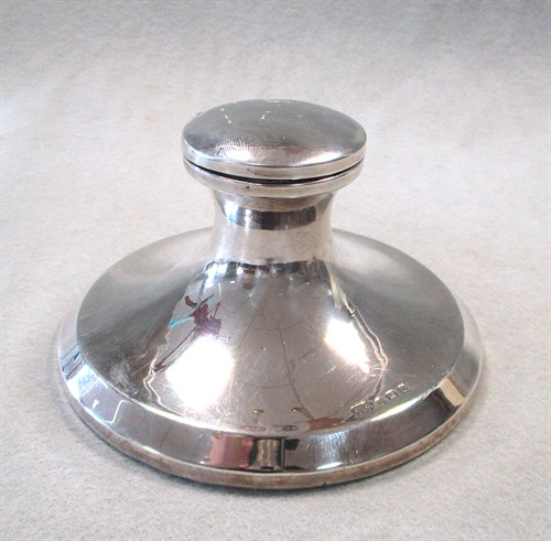 Lot 111 - A George V silver capstan inkwell