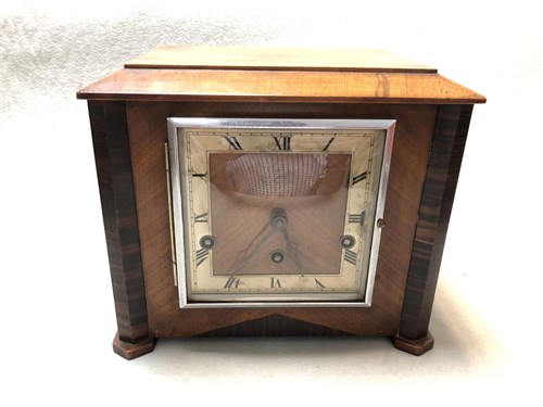 Lot 156 - An Art Deco walnut mantle clock