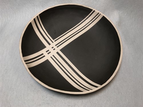 Lot 110 - A 20th century studio pottery charger