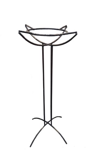 Lot 161 - A brass jardiniere stand