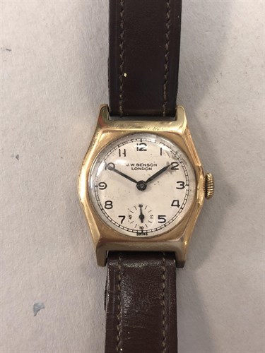 Lot 159 - J.W. Benson - A lady's 9ct gold wristwatch