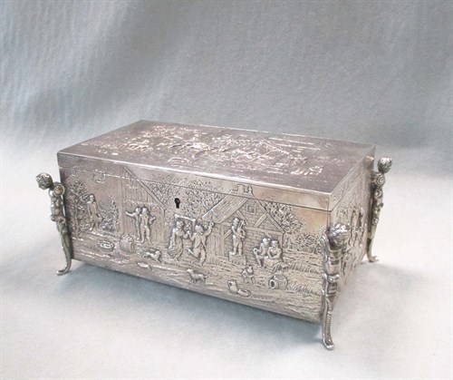 Lot 24 - A large Victorian silver casket