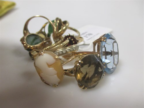 Lot 170 - A collection of 11 stone set dress rings rings,...