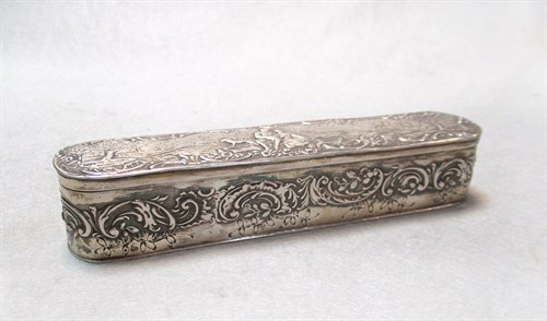 Lot 27 - A Victorian silver box