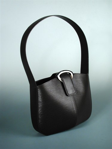 Lot 132 - Louis Vuitton, a ladies 'Reverie' shoulder bag, circa 1999