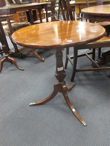 Lot 474 - A Regency mahogany tripod table, 68 x 60cm