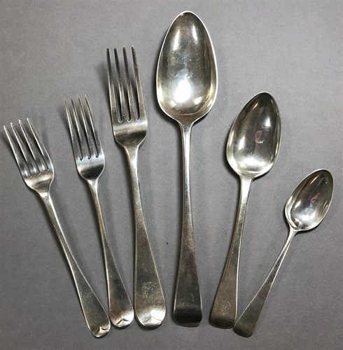 Lot 136 - A 43 piece harlequin set of silver flatware