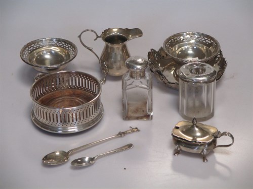 Lot 209 - Two pairs of silver bonbon dishes, a small jug,...