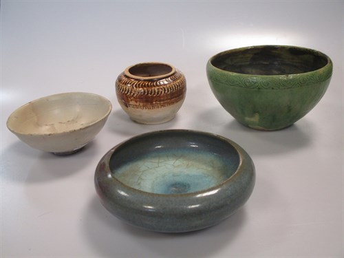 Lot 87 - Four ceramic dishes