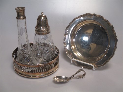 Lot 225 - A Harrods modern silver circular dish with a...