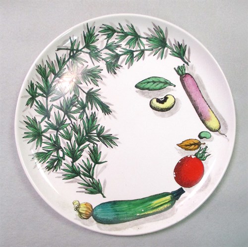 Lot 6 - Pierro Fornasetti, 'Rutino' and 'Zucchino', a pair Vegetalia plates