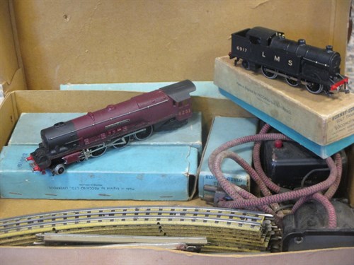 Lot 149A - A Hornby Dublo 00 gauge train set boxed with...