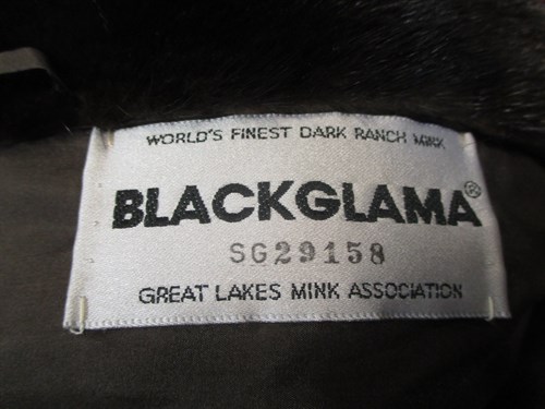 Lot 119 - A 20th century ladies full length mink coat,...