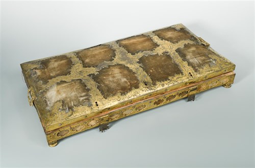 Lot 341 - A Louis XV miniature-paintings table box