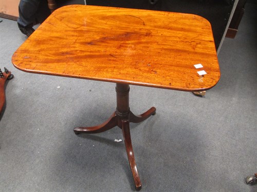 Lot 360 - A Regency mahogany tripod table, 72 x 67 x 49cm