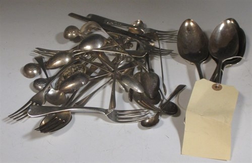 Lot 191 - A matched set of six tablespoons, London 1810,...
