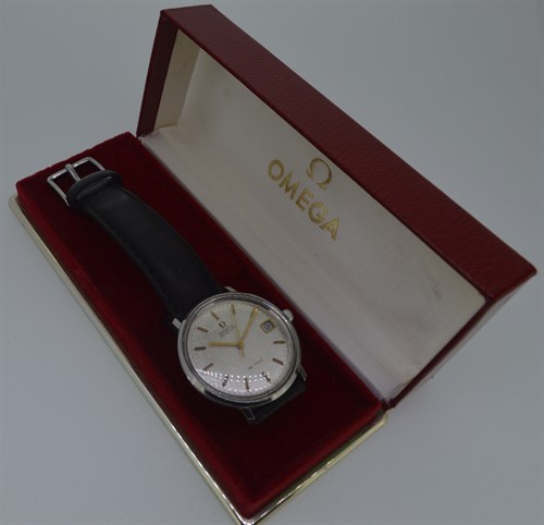 Lot 190 - Omega - A gentleman's 'De Ville' stainless steel wristwatch