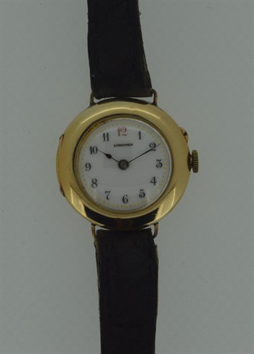 Lot 170 - Longines - A lady's 9ct gold wristwatch