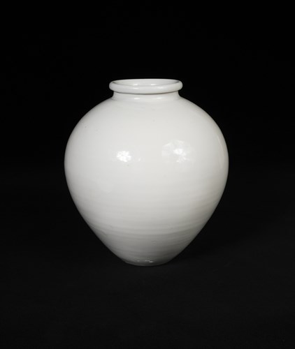 Lot 19 - A Tang dynasty style white glazed jar