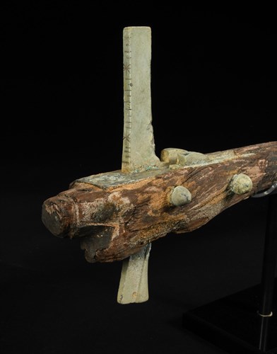 Lot 27 - A rare crossbow 'Nu', Eastern Han dynasty