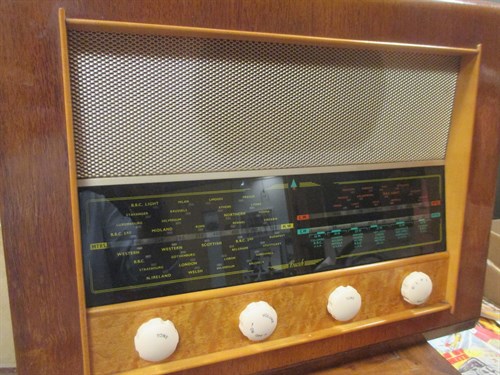 Lot 107 - A Bush radio in a walnut and maple case