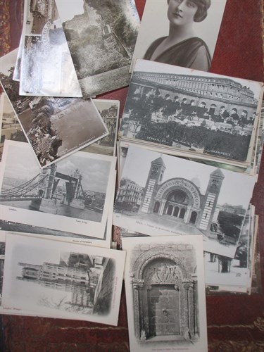 Lot 95 - A large collection of early 20th century post...