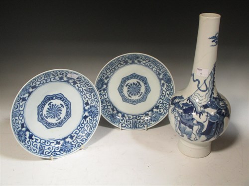 Lot 14 - A pair of 19th century Chinese export blue and...