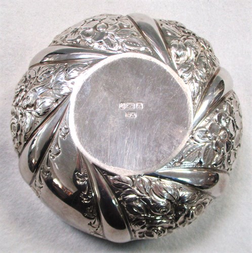 Lot 72 - A Victorian silver bowl