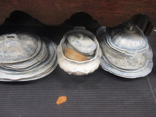 Lot 47 - A collection of blue and white Asiatic...