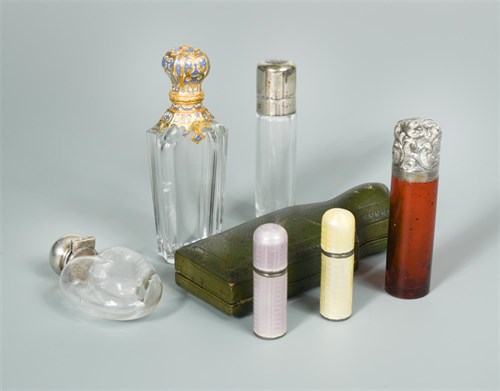 Lot 340 - A small collection of miniature scent bottles