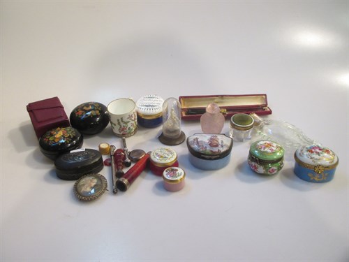 Lot 71 - A collection of small enamel boxes including...