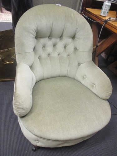 Lot 411 - An Edwardian upholstered nursing chair
