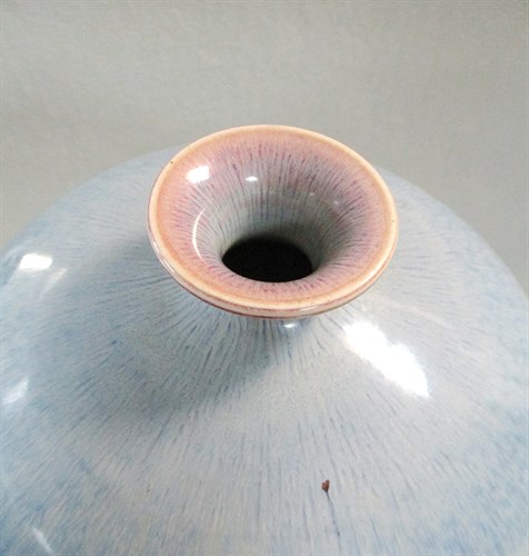 Lot 128 - A flambe-glazed meiping, 20th century