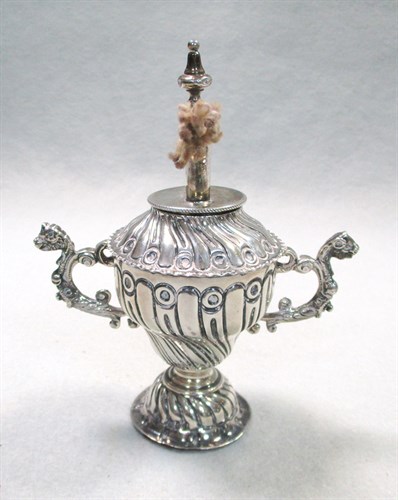 Lot 76 - A Victorian silver table cigar lighter